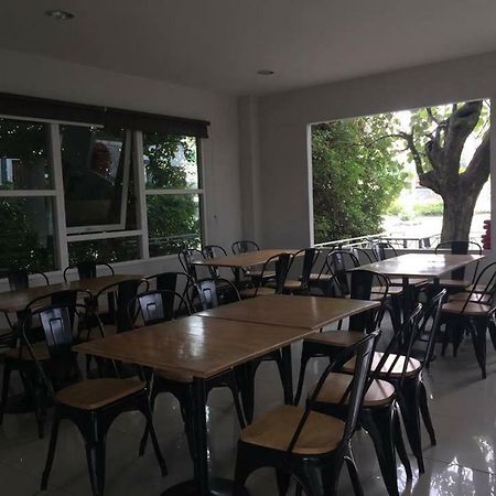里南泽尔经济酒店 武里南 外观 照片